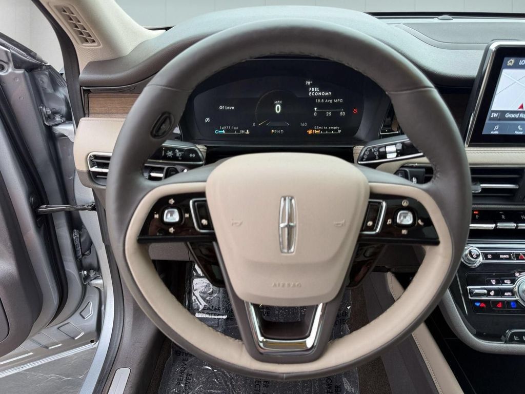 Certified 2022 Lincoln Corsair Reserve w/ Equipment Group 201A AWD/4WD image 19