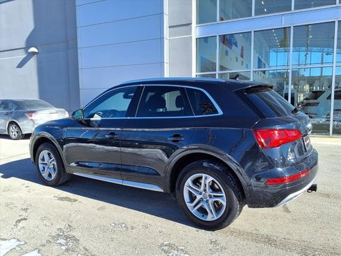 Used 2019 Audi Q5 2.0T Premium w/ Convenience Package image 4