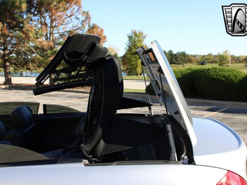 Used 2005 BMW 645Ci Convertible image 21