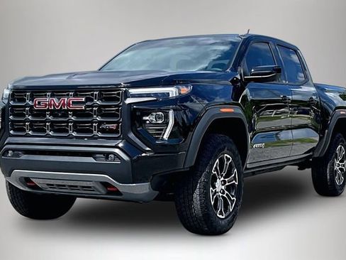 Used 2025 GMC Canyon AT4 w/ Technology Plus Package AWD/4WD image 2