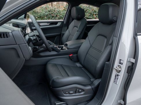 New 2026 Porsche Cayenne E-Hybrid AWD/4WD image 5