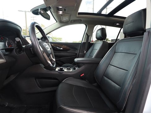 Used 2020 GMC Terrain Denali w/ Denali Premium Package AWD/4WD image 18