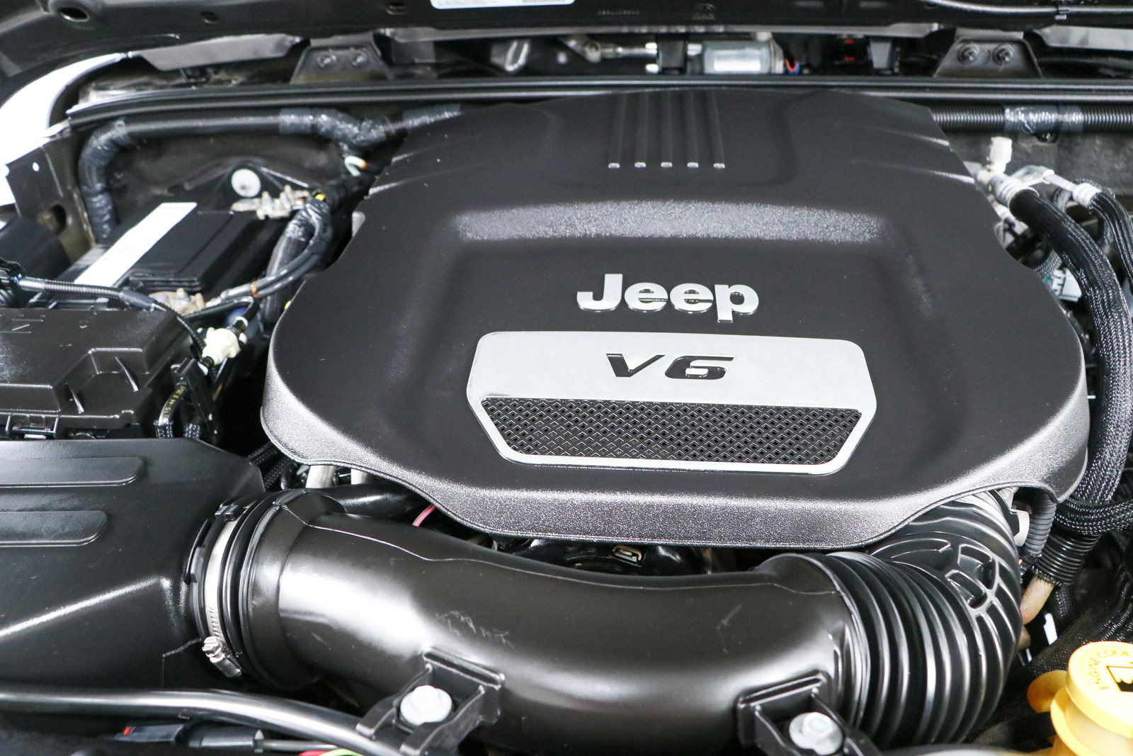 Used 2018 Jeep Wrangler Sport AWD/4WD image 28