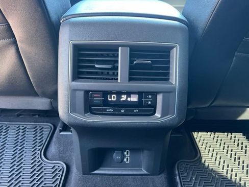 Used 2019 Volkswagen Atlas SE w/ Towing Package AWD/4WD image 16