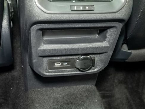 Used 2023 Volkswagen Tiguan SE w/ Panoramic Sunroof Package FWD image 27
