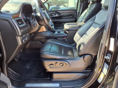 Used 2021 Chevrolet Tahoe High Country w/ Premium Package image 19