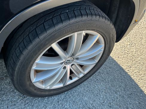 Used 2016 Volkswagen Tiguan SE image 14