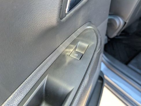 Used 2019 Chevrolet Trax LT w/ LT Convenience Package image 11