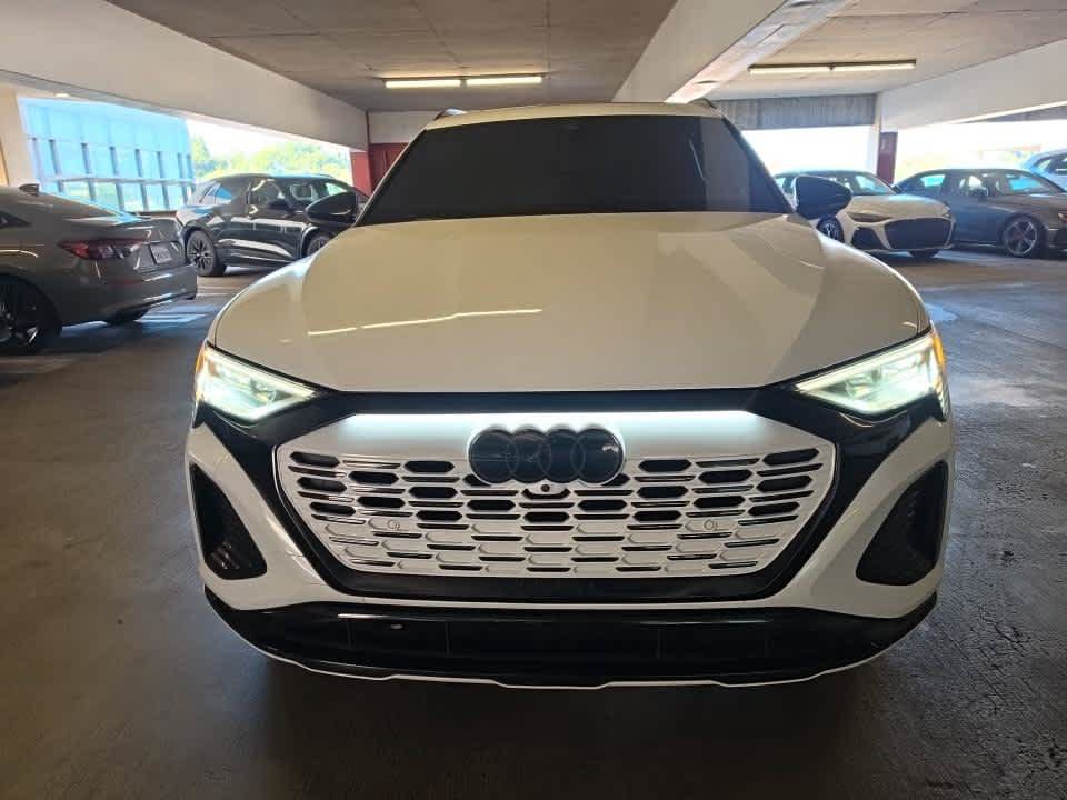 Used 2024 Audi Q8 e-tron Premium Plus w/ Prestige Package AWD/4WD image 2