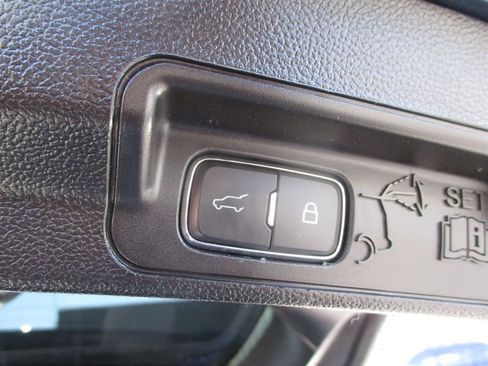 Used 2020 Ford Explorer Limited w/ Class III Trailer Tow Package image 10