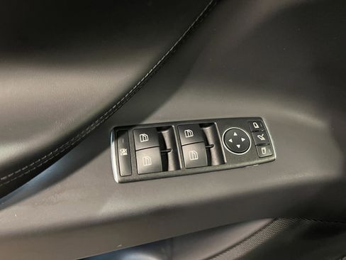 Used 2018 Tesla Model X 75D image 23