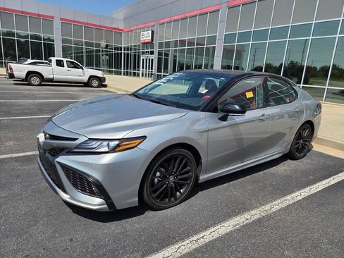 Used 2023 Toyota Camry XSE w/ Navigation Package FWD image 3