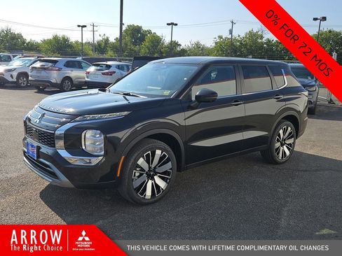 New 2025 Mitsubishi Outlander SE image 5