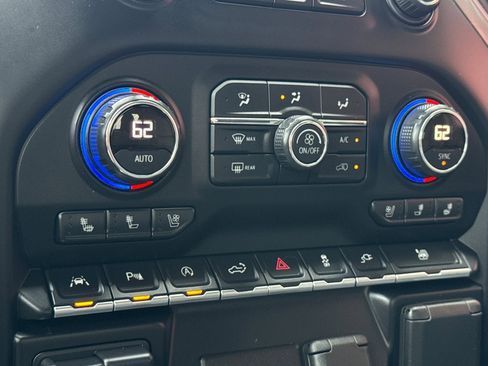 Used 2019 Chevrolet Silverado 1500 LTZ w/ LTZ Convenience Package image 24