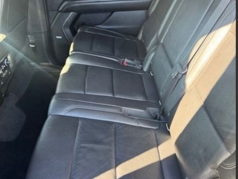 Used 2021 Chevrolet Suburban LT image 12