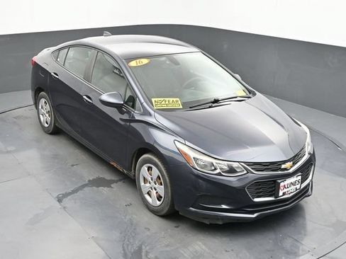 Used 2016 Chevrolet Cruze LS FWD image 34
