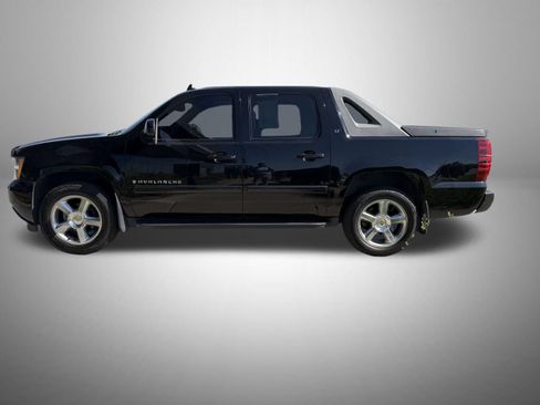 Used 2009 Chevrolet Avalanche LT w/ Convenience Package #1 AWD/4WD image 3