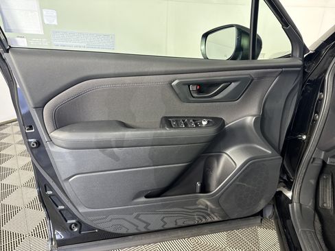 Used 2026 Subaru Forester Premium AWD/4WD image 19