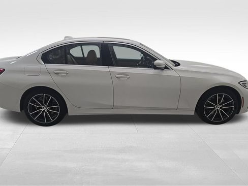 Used 2019 BMW 330i xDrive Sedan w/ Convenience Package AWD/4WD image 11