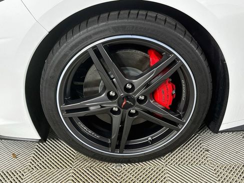 Used 2024 Chevrolet Corvette Stingray Preferred Cpe w/ Z51 Performance Package RWD image 27