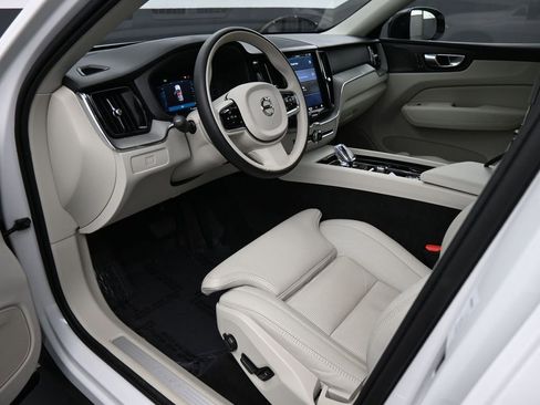 Used 2025 Volvo XC60 B5 Ultra w/ Protection Package Premier image 2