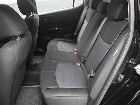 Used 2022 Nissan Leaf S image 27