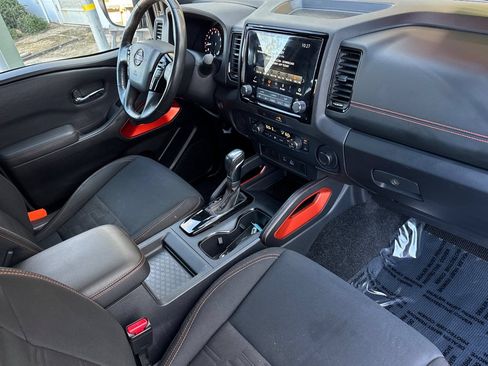 Used 2022 Nissan Frontier Pro-X RWD image 17