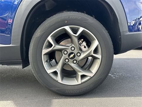 Certified 2024 Chevrolet Trax LT w/ LT Convenience Package image 30