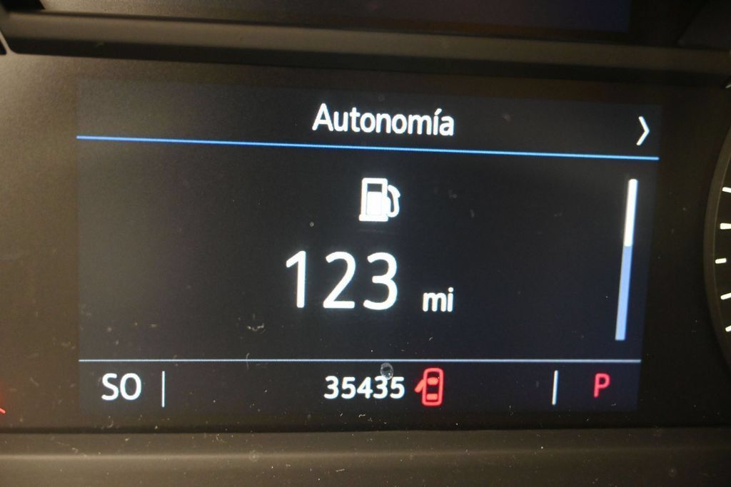 Certified 2023 Cadillac XT4 Premium Luxury FWD image 10