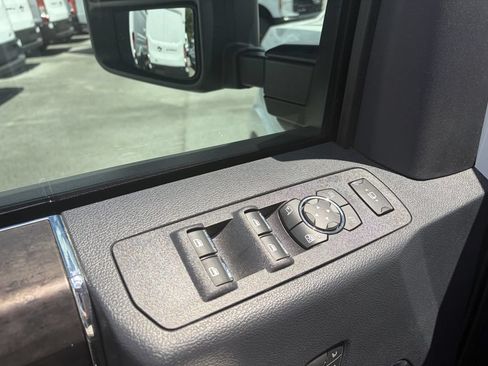 Used 2022 Ford F250 Lariat w/ Tremor Off-Road Package AWD/4WD image 19