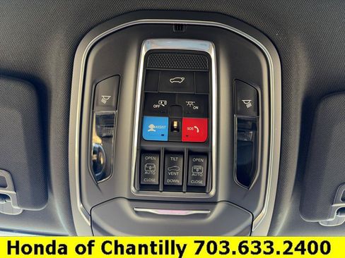 Used 2025 Jeep Grand Cherokee Limited w/ Trailer Tow Package AWD/4WD image 20