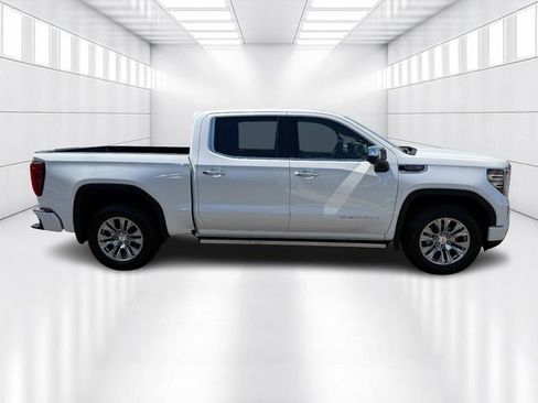 Used 2024 GMC Sierra 1500 Denali w/ Technology Package AWD/4WD image 4