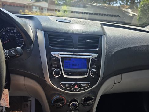Used 2014 Hyundai Accent GLS image 11