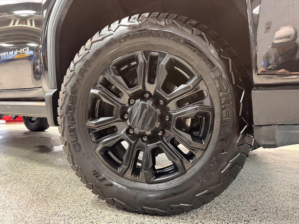 Used 2021 GMC Sierra 2500 Denali w/ Denali Ultimate Package AWD/4WD image 8