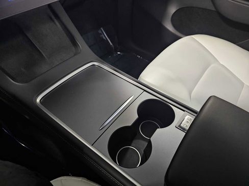 Used 2023 Tesla Model Y AWD image 23