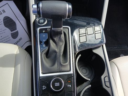 Used 2024 Kia Sportage EX FWD image 17