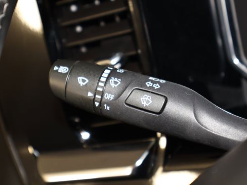 Used 2025 Chevrolet Silverado 1500 LT image 24