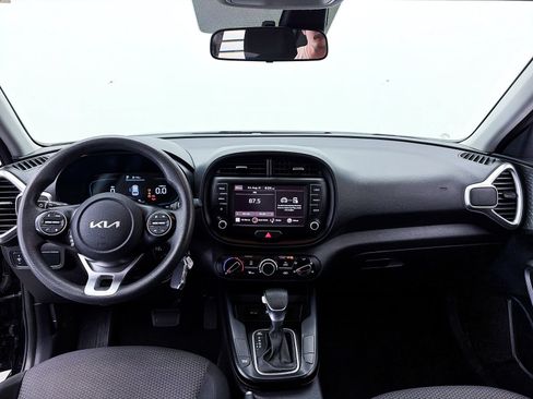 Used 2024 Kia Soul LX FWD image 19