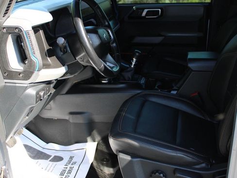Used 2022 Ford Bronco Badlands image 7