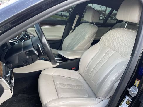 Used 2020 BMW M550i xDrive AWD/4WD image 11