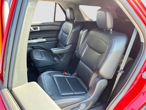 Used 2021 Ford Explorer XLT w/ Equipment Group 202A image 25