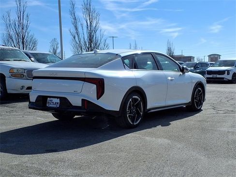 New 2026 Kia K4 GT-Line image 2