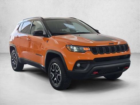 Used 2026 Jeep Compass Trailhawk w/ Sun, Sound & Navigation Group AWD/4WD image 3