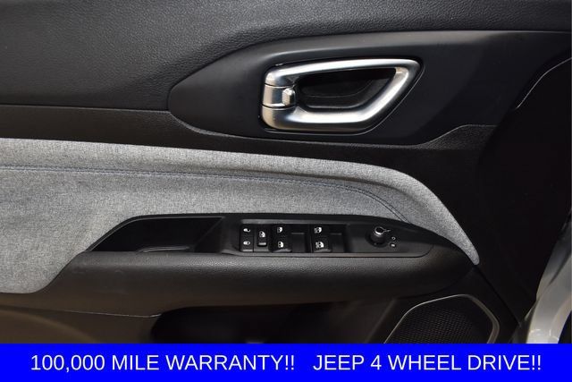 Used 2024 Jeep Compass Latitude AWD/4WD image 18