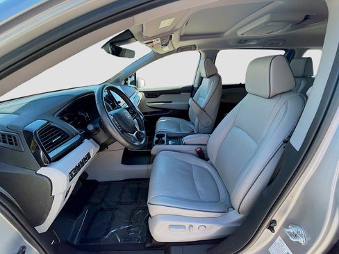 Used 2023 Honda Odyssey Elite image 19