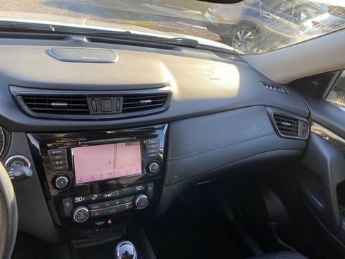 Used 2018 Nissan Rogue SL image 13