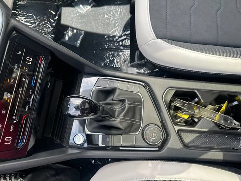 New 2026 Volkswagen Taos SE AWD/4WD image 17