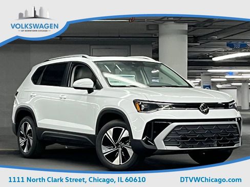 New 2025 Volkswagen Taos SE image 2