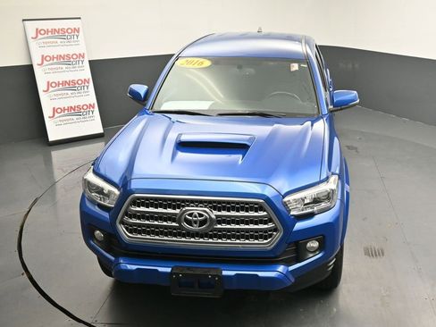 Used 2016 Toyota Tacoma TRD Sport w/ Towing Package image 27