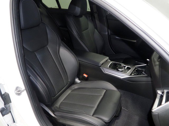 Used 2025 BMW M340i w/ Premium Package RWD image 2